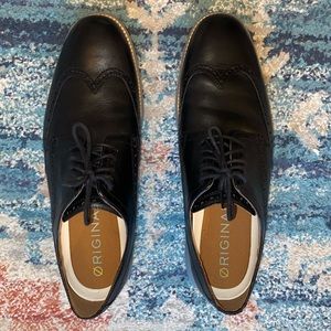 Men's Black Wingtip Dress Shoes